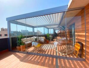 Pérgola bioclimática para cerrar tu ático